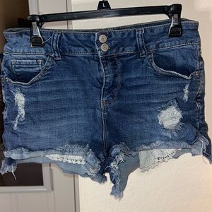 Vanilla Star Mid-Rise Midi Short 2-Button Denim Shorts Size 11
